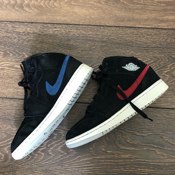Nike Air Jordan 1 Retro Mid Boys Size 5 - Picture 2 of 14